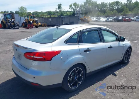 2016 Ford Focus S из США, поврежденный, VIN 1FADP3E28GL298434